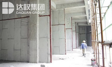 應(yīng)鼓勵農(nóng)村建房使用新型墻體材料